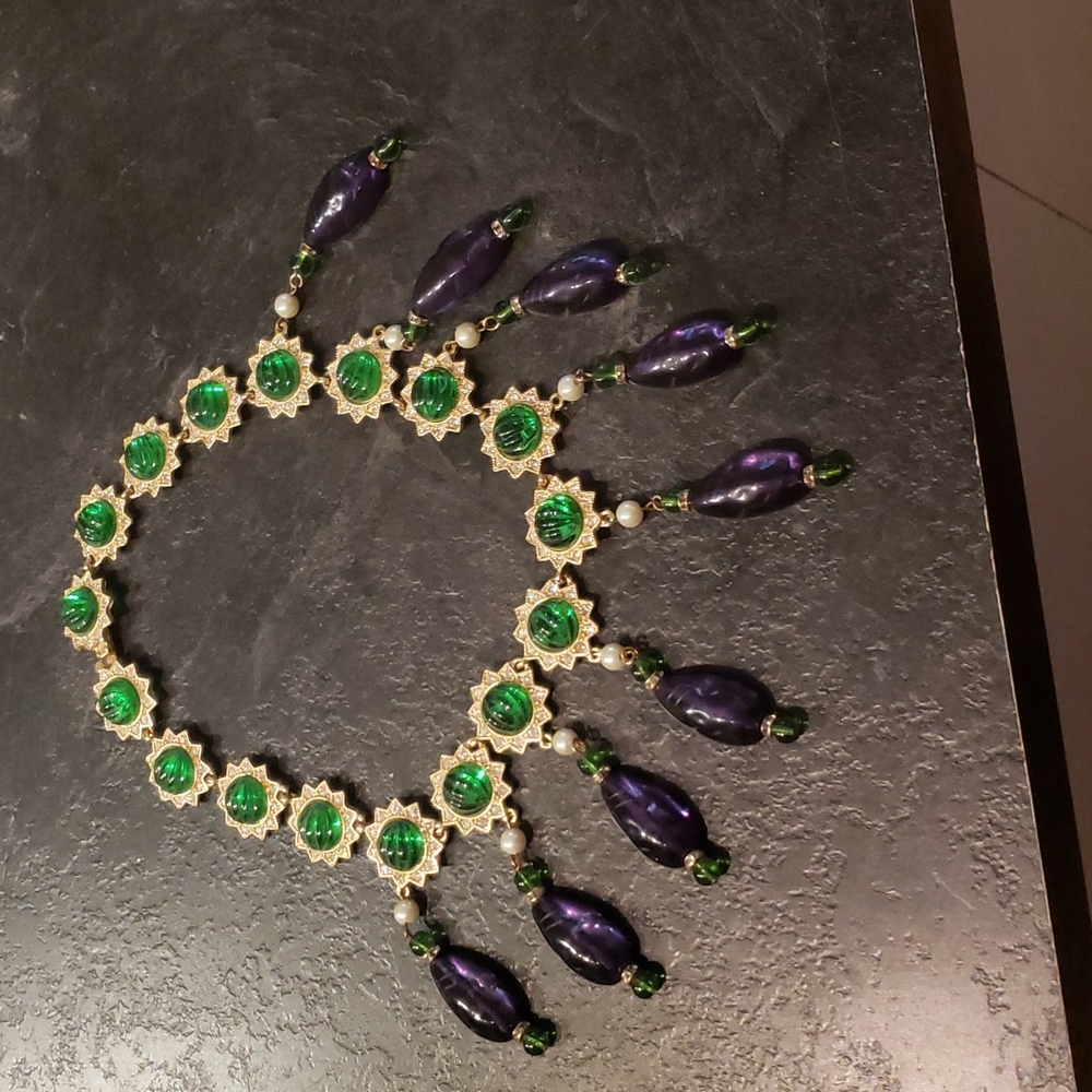 Gorgeous Kenneth Jay Lane statement necklace.